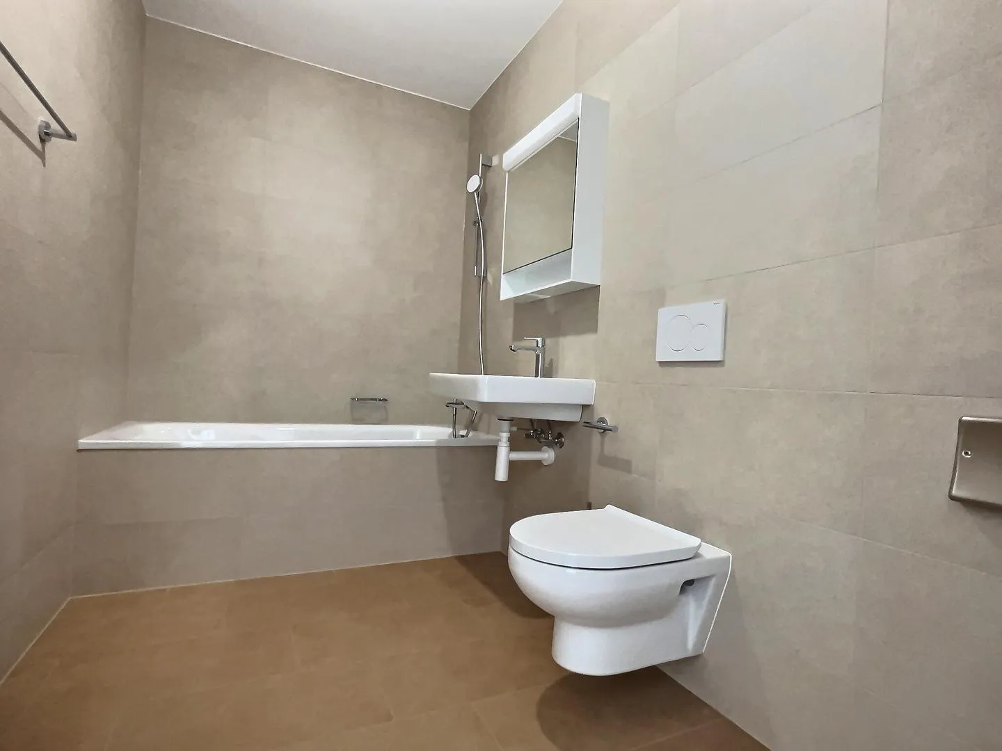 Modern Studio in Prime Location - Photo 5 of 7