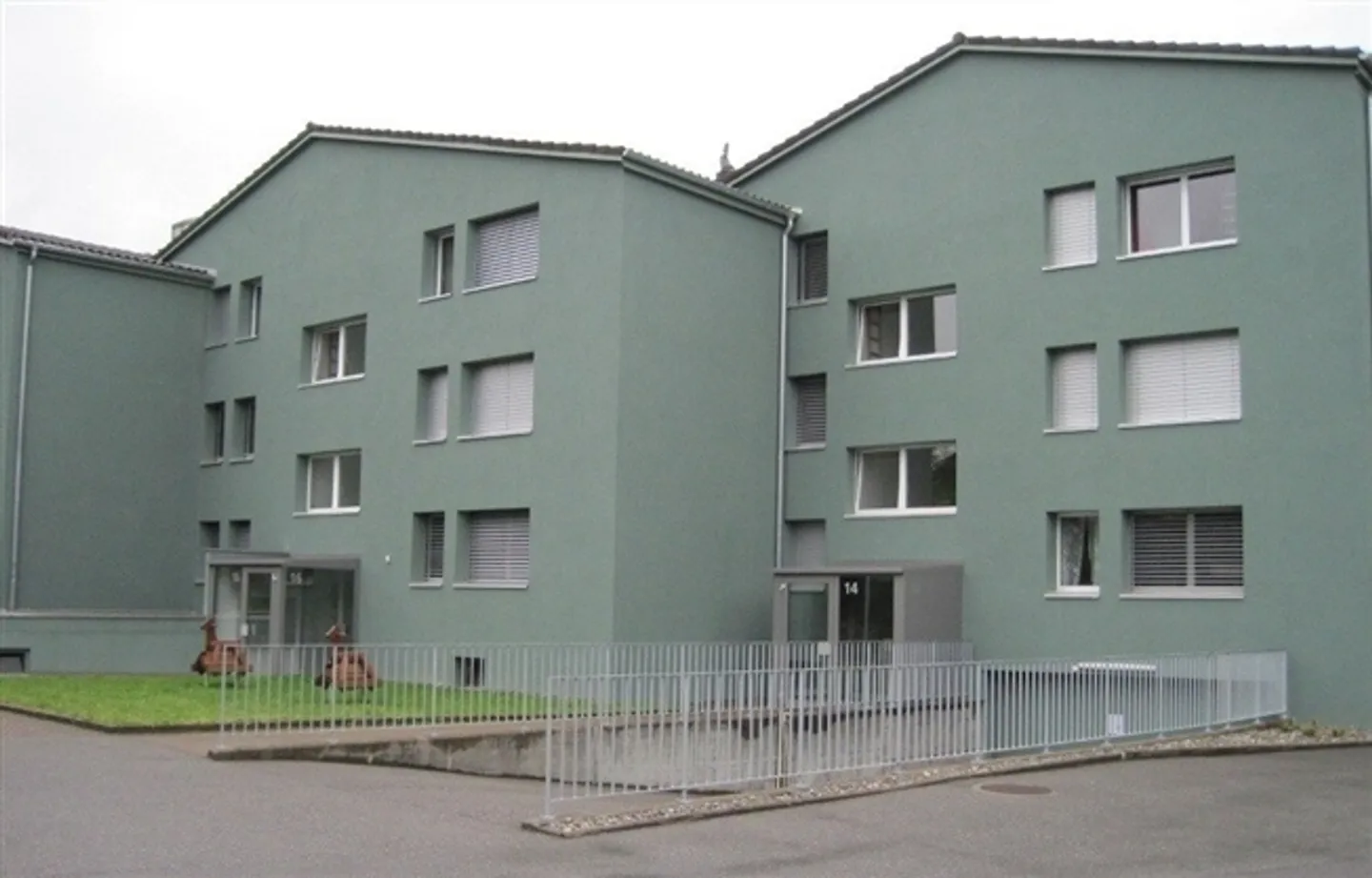 Espace de stationnement pour moto à Belp recherché - Photo 2 sur 2