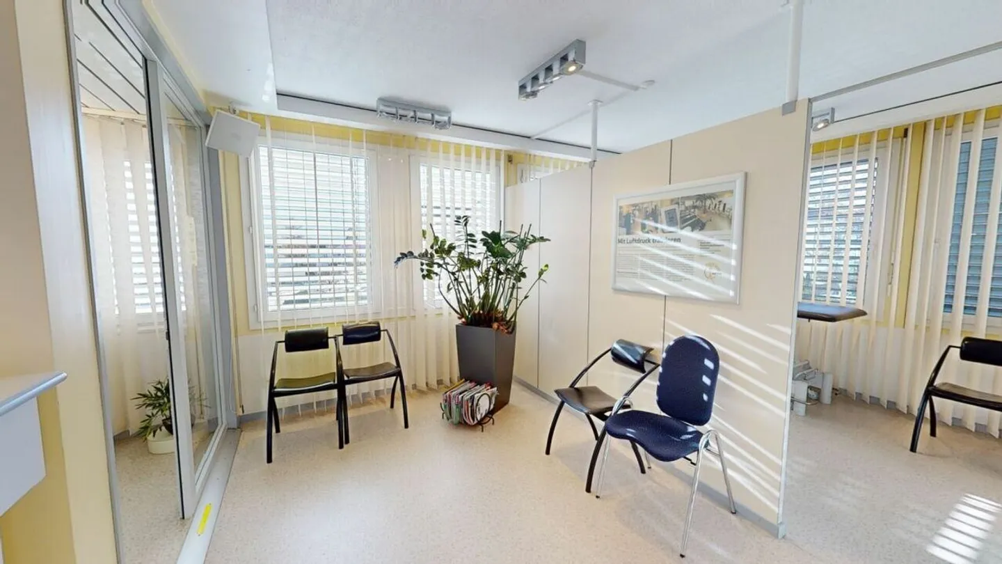 Appartement lumineux / Espace commercial avec agencement flexible - Photo 10 sur 11