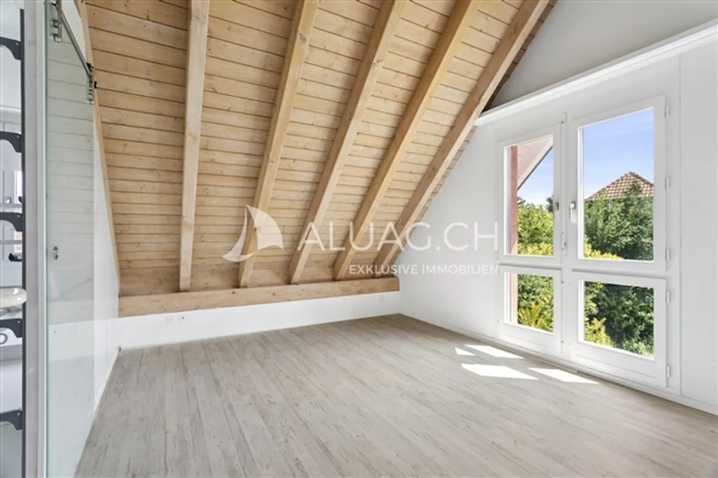 DUPLEX RENTAL APARTMENT IN A QUIET NEIGHBORHOOD - Photo 7 of 12