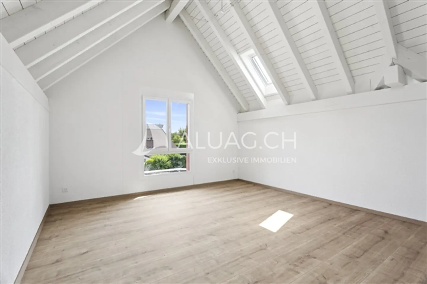 DUPLEX RENTAL APARTMENT IN A QUIET NEIGHBORHOOD - Photo 9 of 12