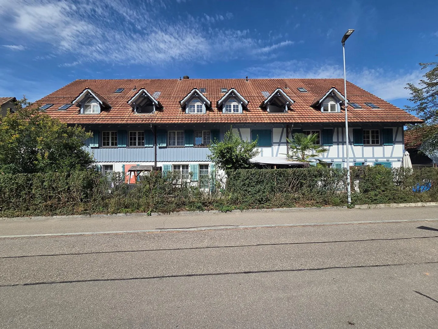 Appartement en duplex 3,5 pièces au centre du village avec deux places de parking - Photo 1 sur 13