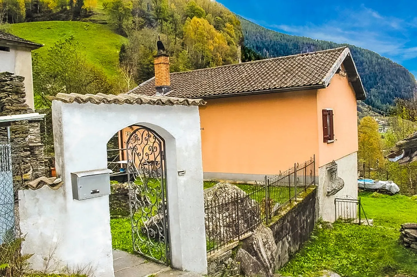 4 ½-Zimmer-Haus und Rustico zum Ausbauen, sehr sonnig und ruhig - Foto 5 von 19