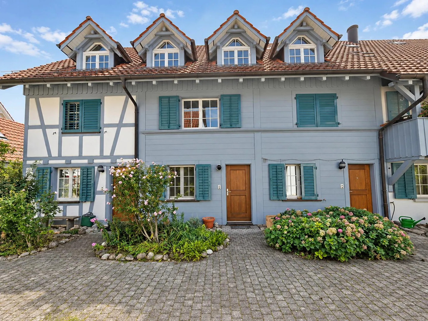 Appartement en duplex 3,5 pièces au centre du village avec deux places de parking - Photo 3 sur 13