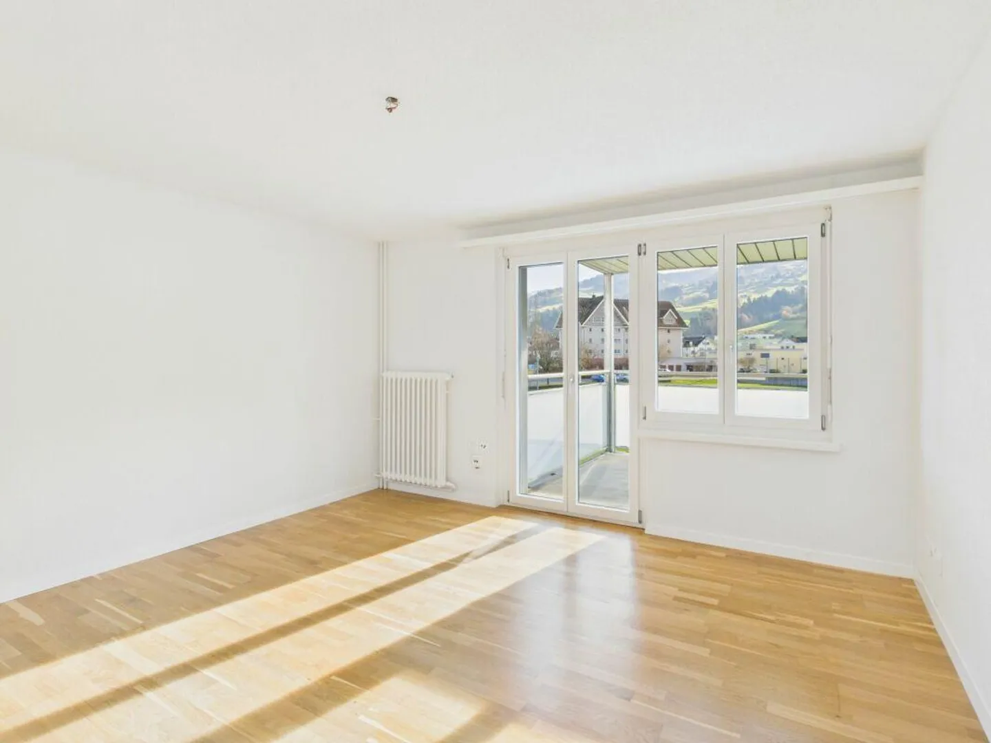 Lichtdurchflutete Wohnung an ruhiger Lage in Ebnat-Kappel - Foto 1 von 13