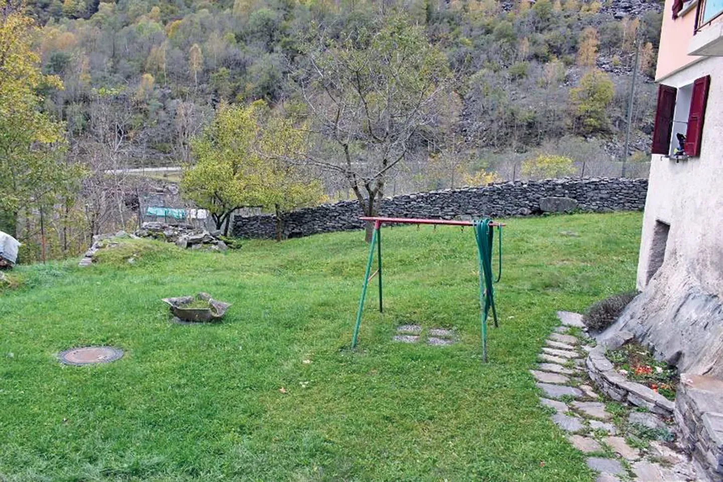 4 ½-Zimmer-Haus und Rustico zum Ausbauen, sehr sonnig und ruhig - Foto 16 von 19