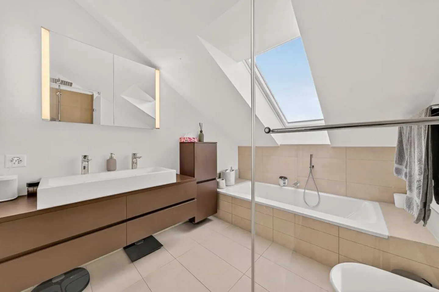 Attico con vista panoramica - Sotto il garage - Foto 7 di 11