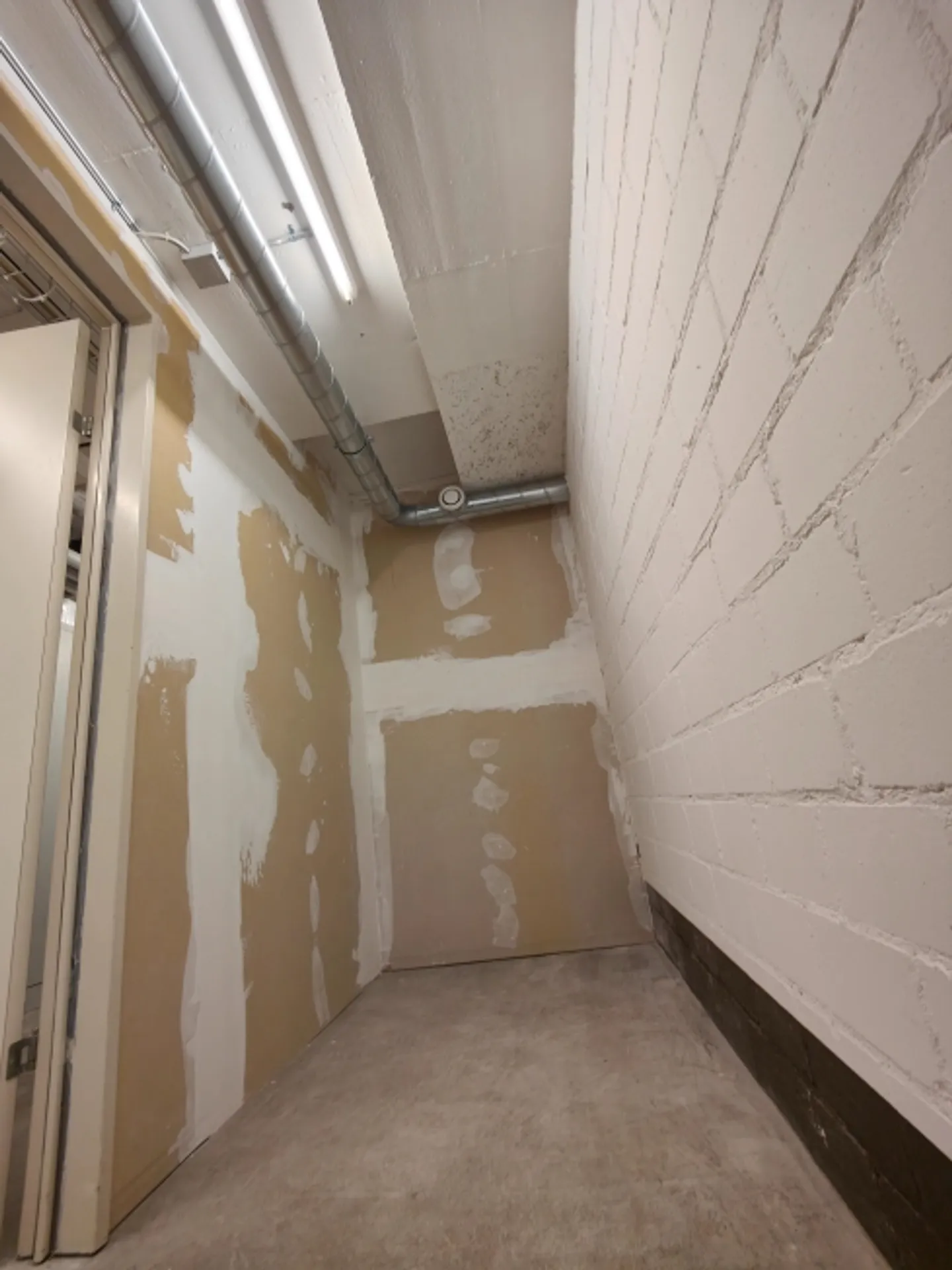 5m2 Storage Room Zurich District 7 - 5m2 Witikonerstrasse 15 - Photo 1 of 7
