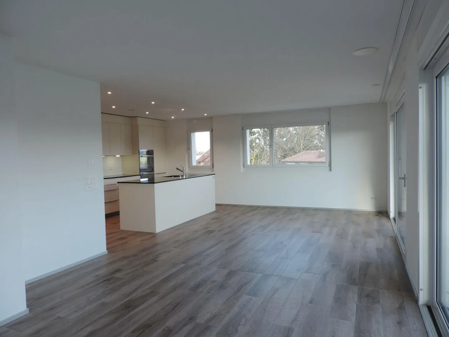 Moderne Attikawohnung in Wolfwil - Foto 3 von 9