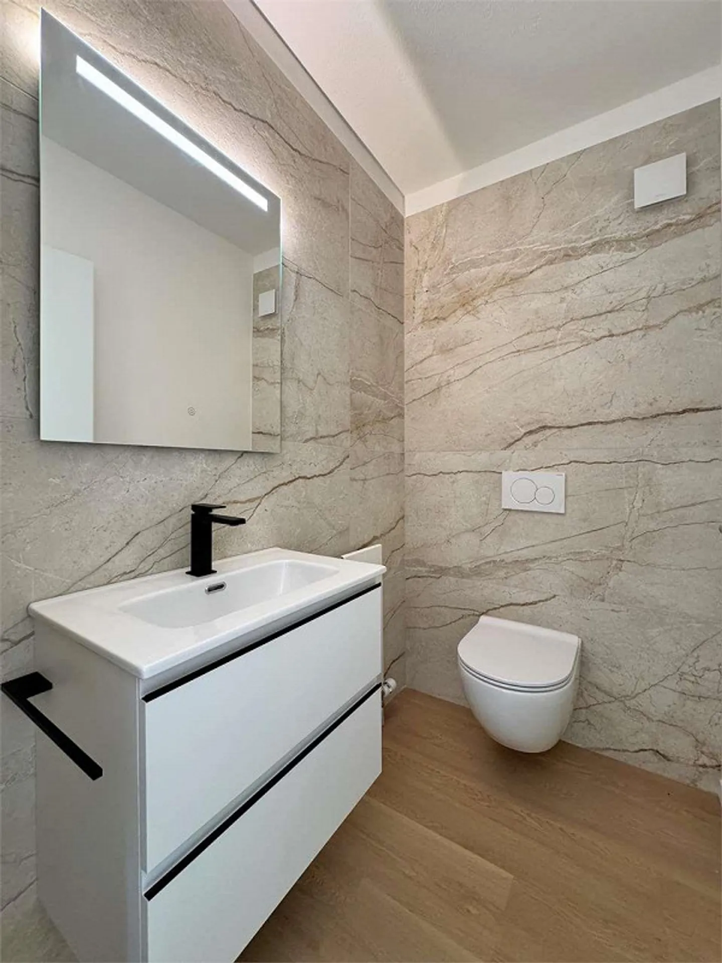 Breganzona - Appartamento di 4.5 locali completamente ristrutturato - Photo 9 sur 9