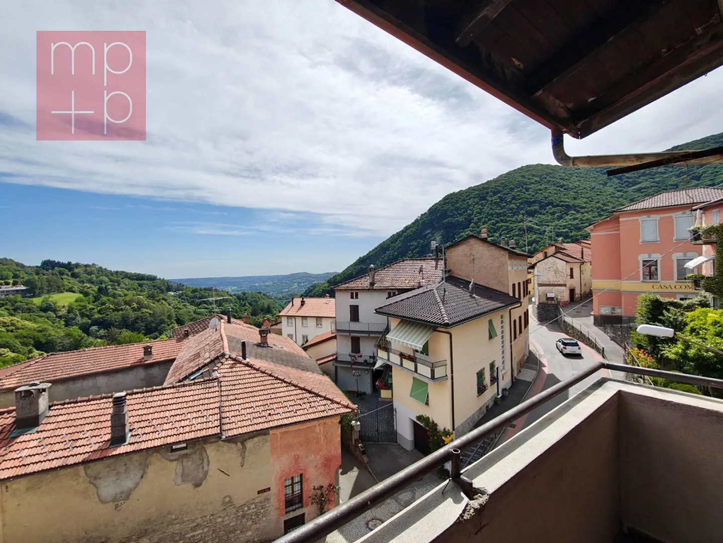Incantevole casa vacanze a Caneggio - Foto 1 di 8