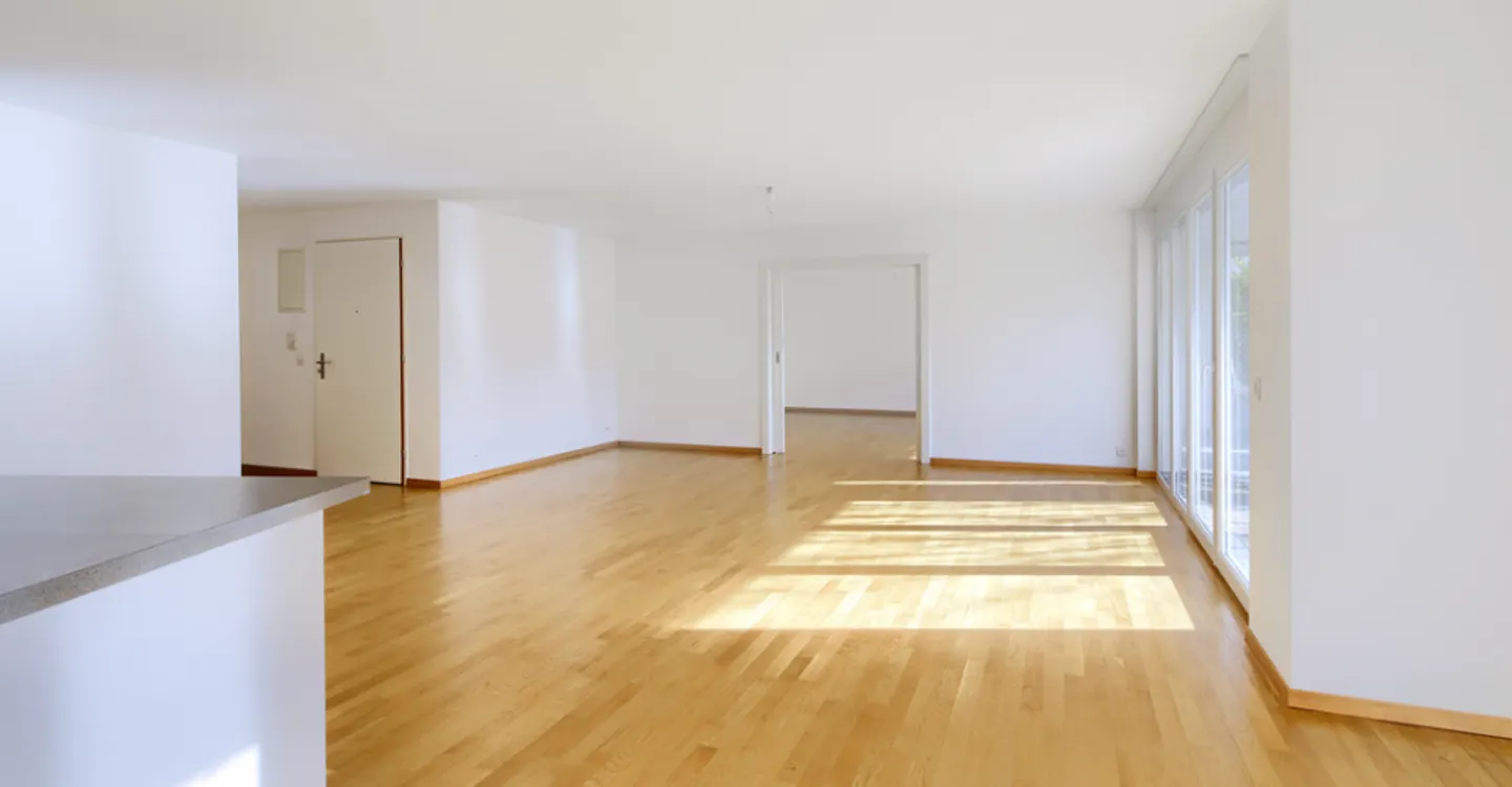 Ampio appartamento di 6.5 stanze con giardino - Foto 4 di 7