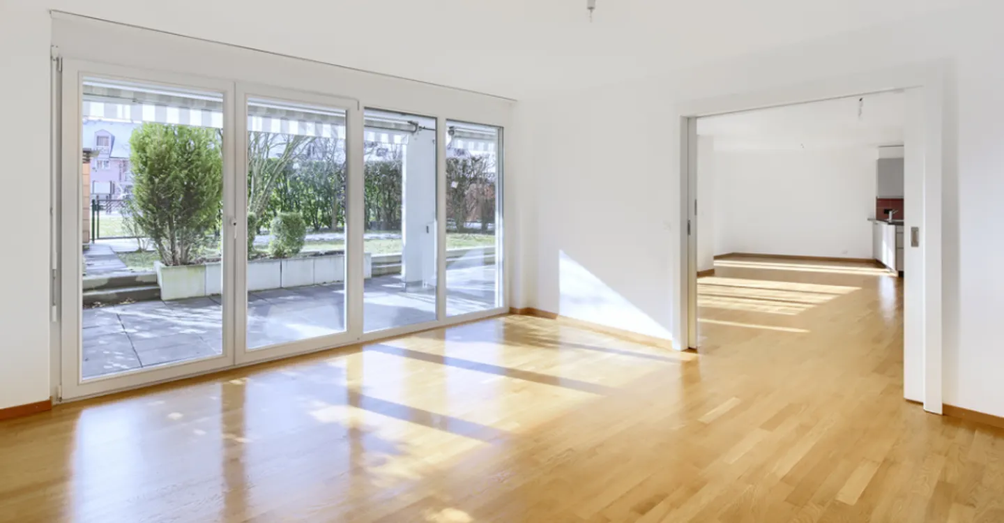Ampio appartamento di 6.5 stanze con giardino - Foto 5 di 7