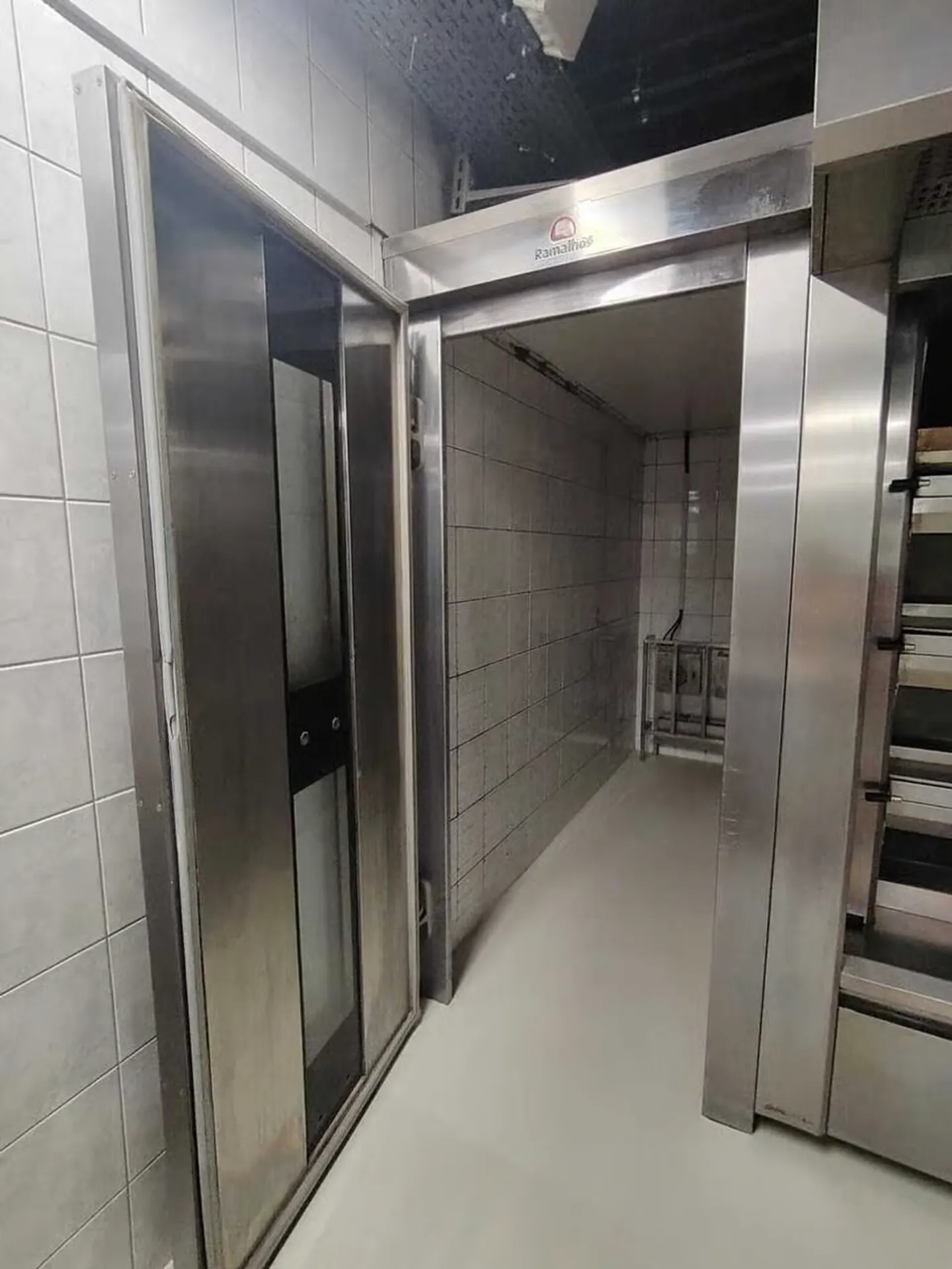 For Sale - Fully Equipped Bakery / Pastry Shop in Sion - Photo 13 of 13