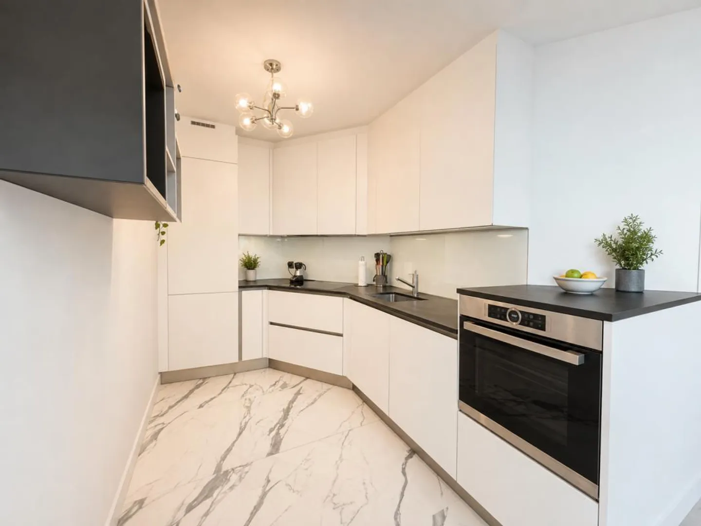 Appartement spacieux de 2,5 pièces - Photo 1 sur 4