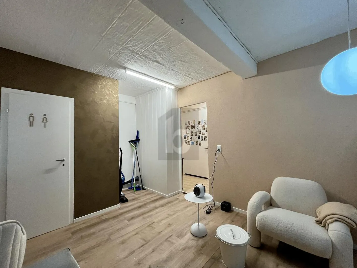 SUCCESS MODEL WITH REGULAR CUSTOMERS - Photo 2 of 6