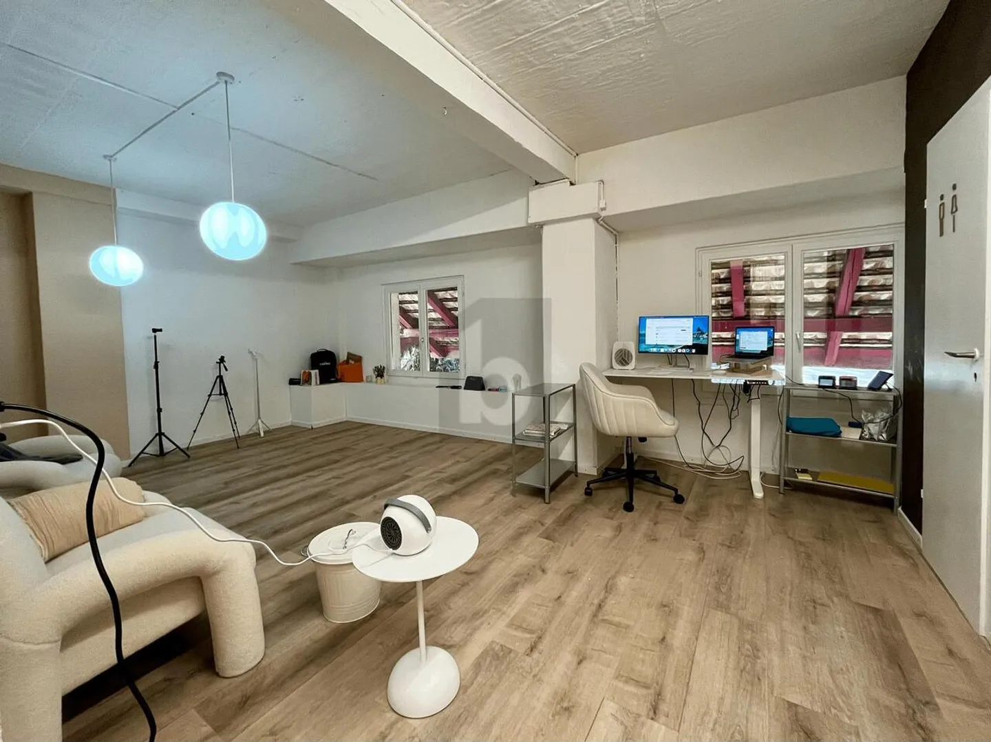 SUCCESS MODEL WITH REGULAR CUSTOMERS - Photo 3 of 6