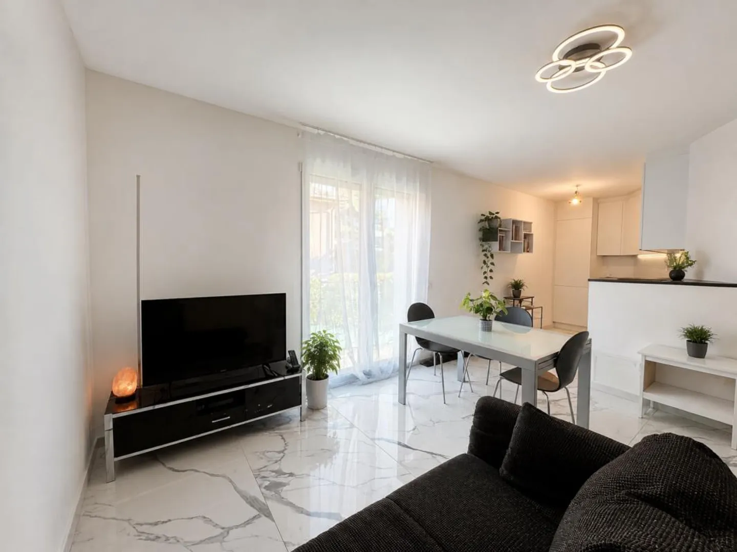 Appartement spacieux de 2,5 pièces - Photo 3 sur 4