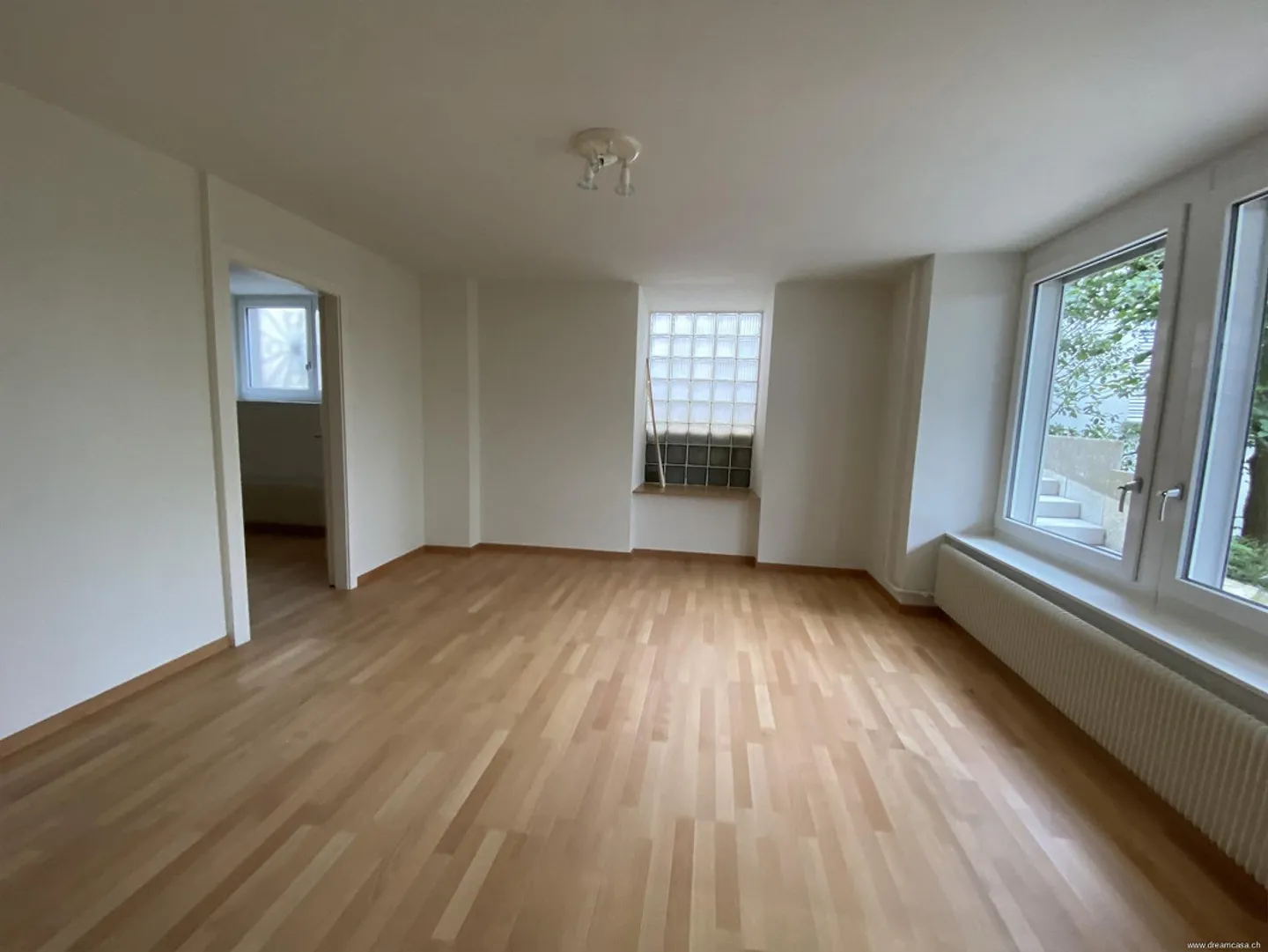 Complètement rénové avec vue et coin jardin - Photo 4 sur 5