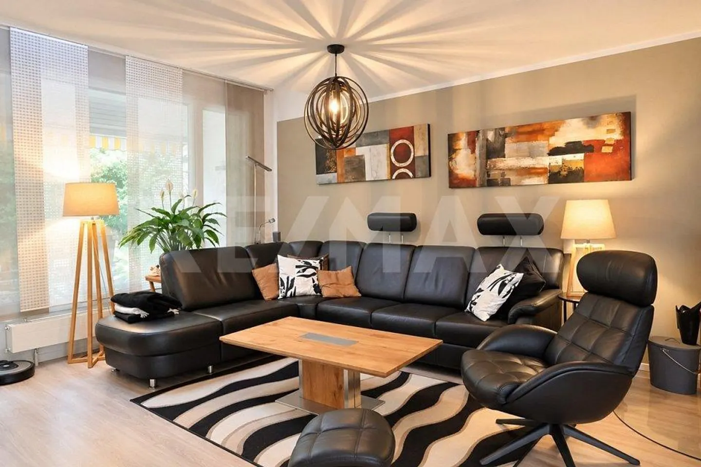 Spacious 5.5-Room Corner House in Therwil - Photo 1 of 13