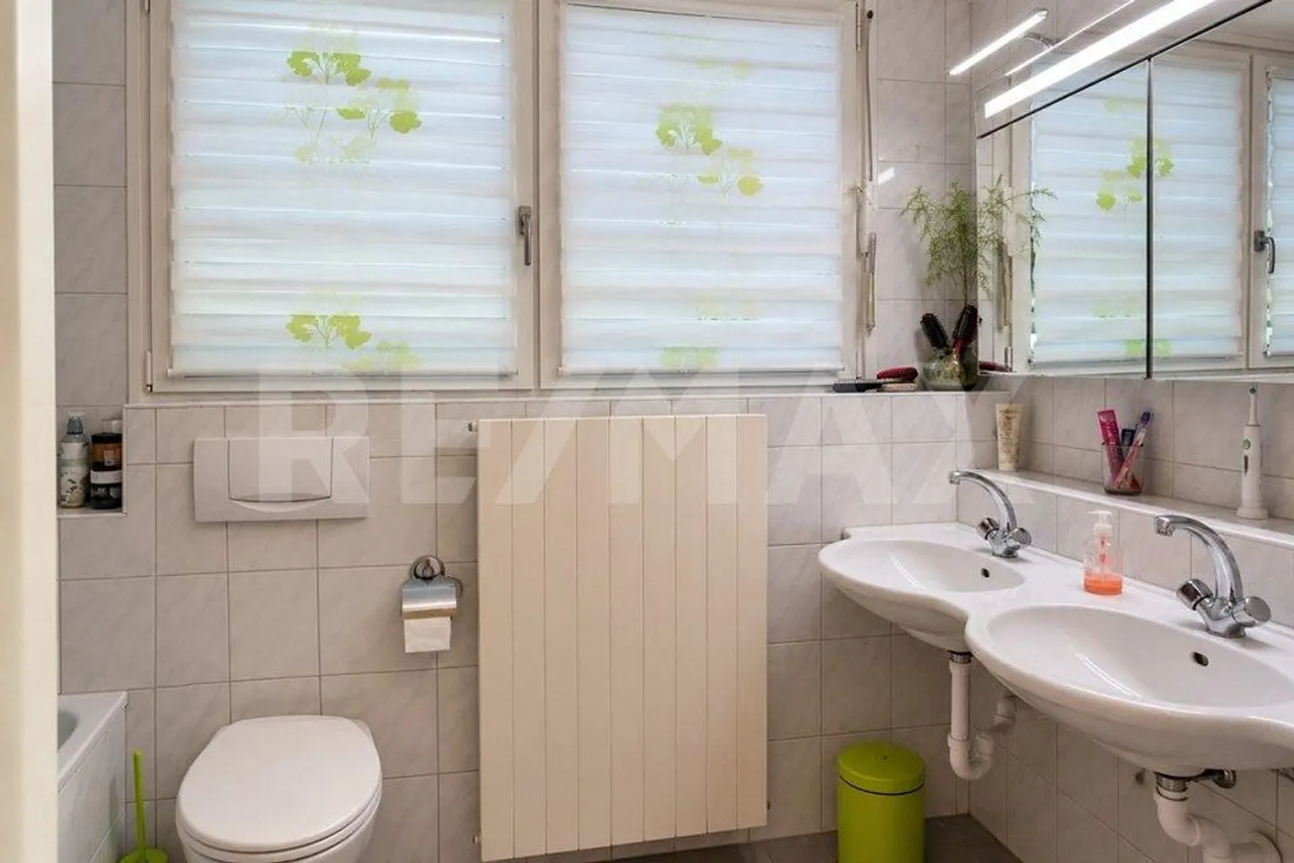 Spacious 5.5-Room Corner House in Therwil - Photo 11 of 13