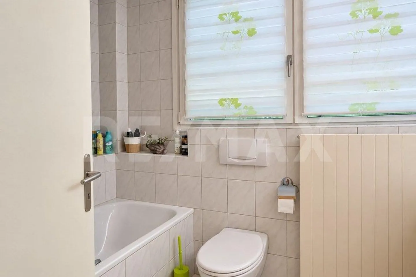 Spacious 5.5-Room Corner House in Therwil - Photo 12 of 13