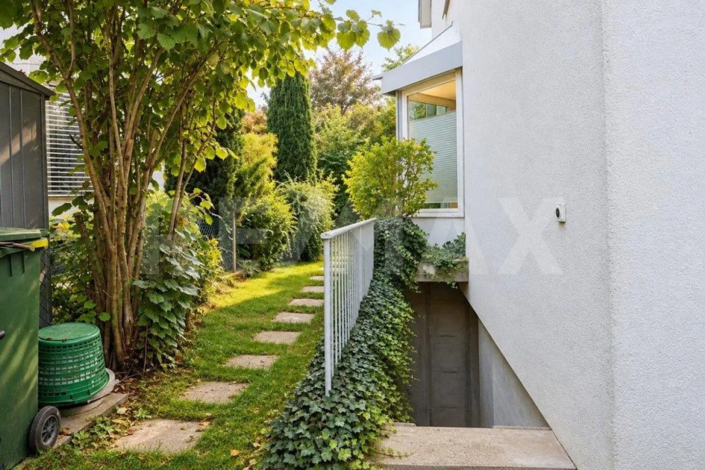 Spacious 5.5-Room Corner House in Therwil - Photo 3 of 13