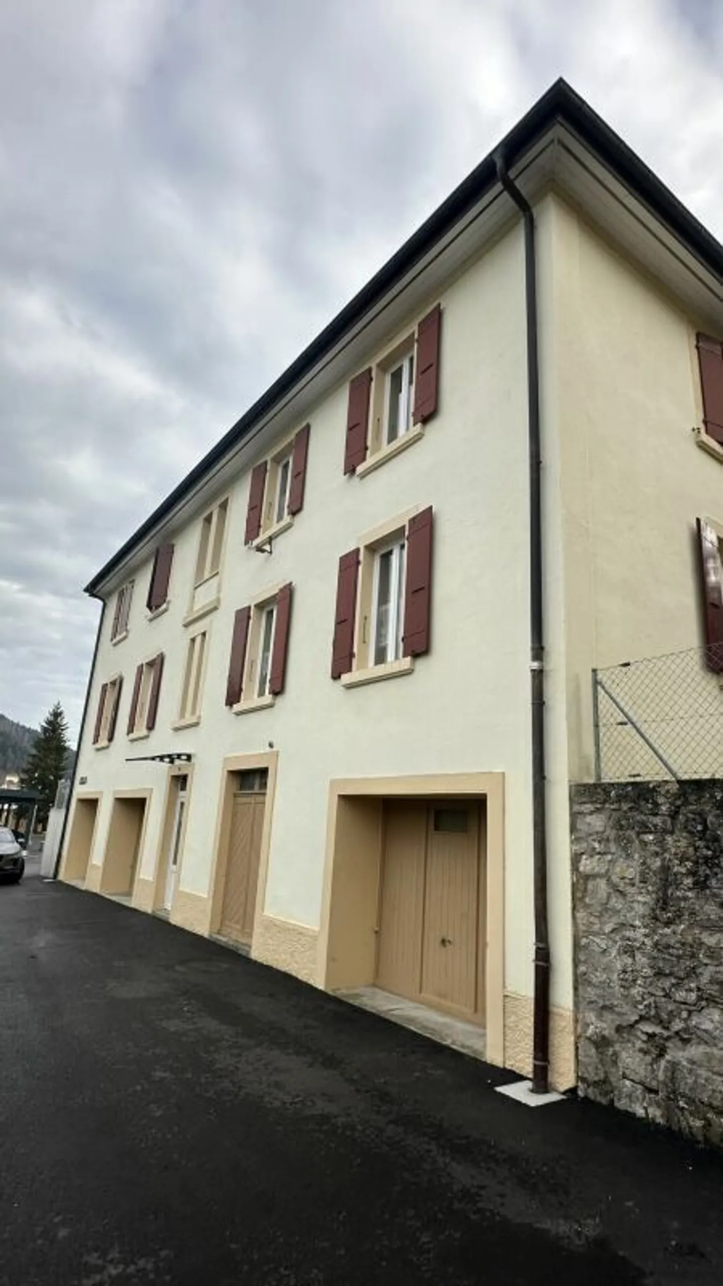 3-room apartment on the 2nd floor - Chemin des Prises 2, Couvet (Val-de-Travers) - Photo 1 of 6