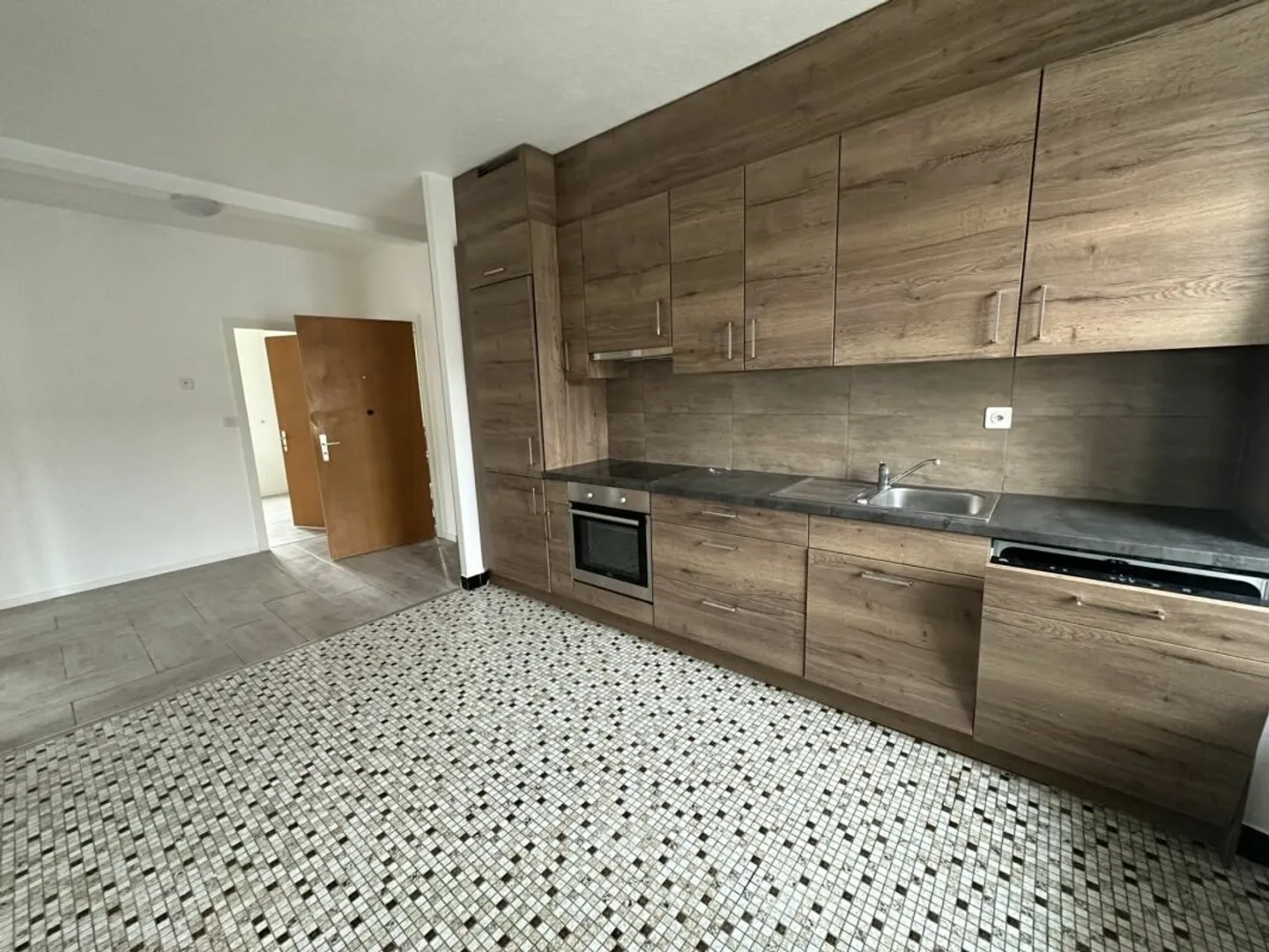 3-room apartment on the 2nd floor - Chemin des Prises 2, Couvet (Val-de-Travers) - Photo 2 of 6