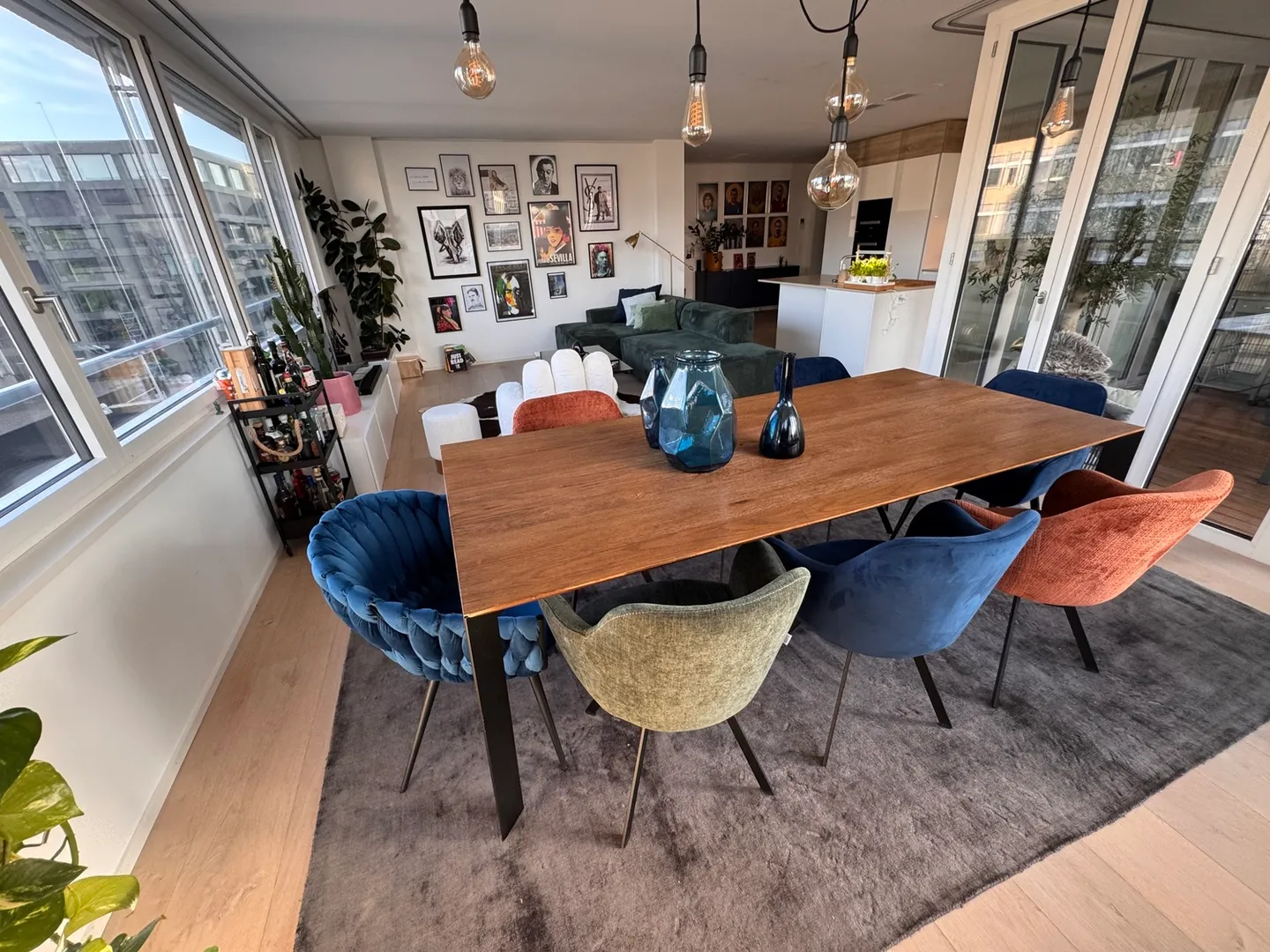 APPARTEMENT 4½ PIÈCES À ZURICH - QUARTIER INDUSTRIEL 5, MEUBLÉ, TEMPORAIRE - Photo 2 sur 9