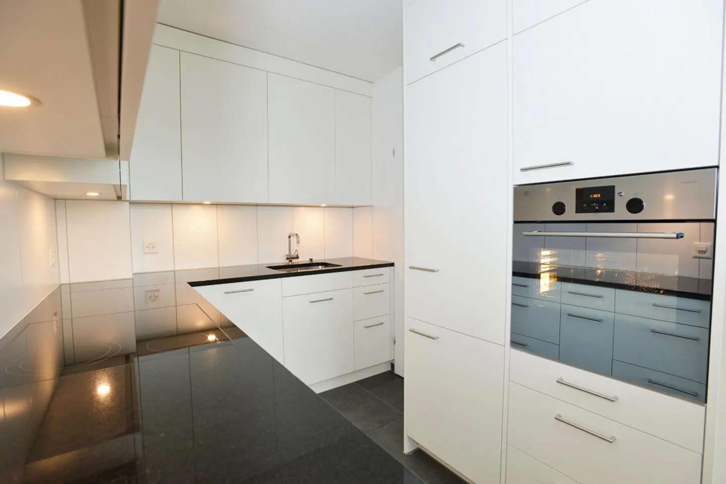 Appartement de 3,5 pièces dans un endroit calme - Photo 2 sur 5