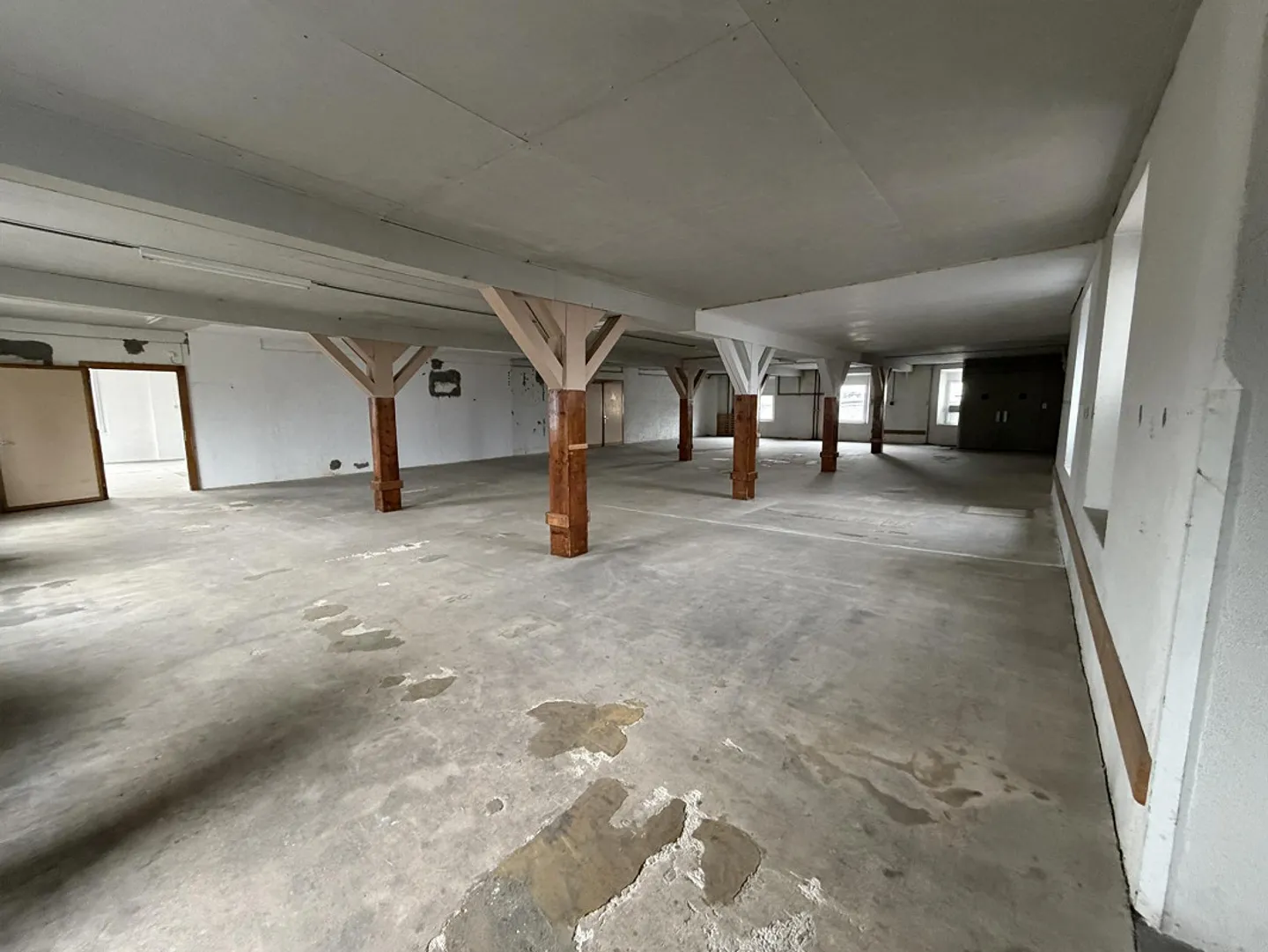 Geräumige Lagerfläche zu vermieten - Foto 1 von 9