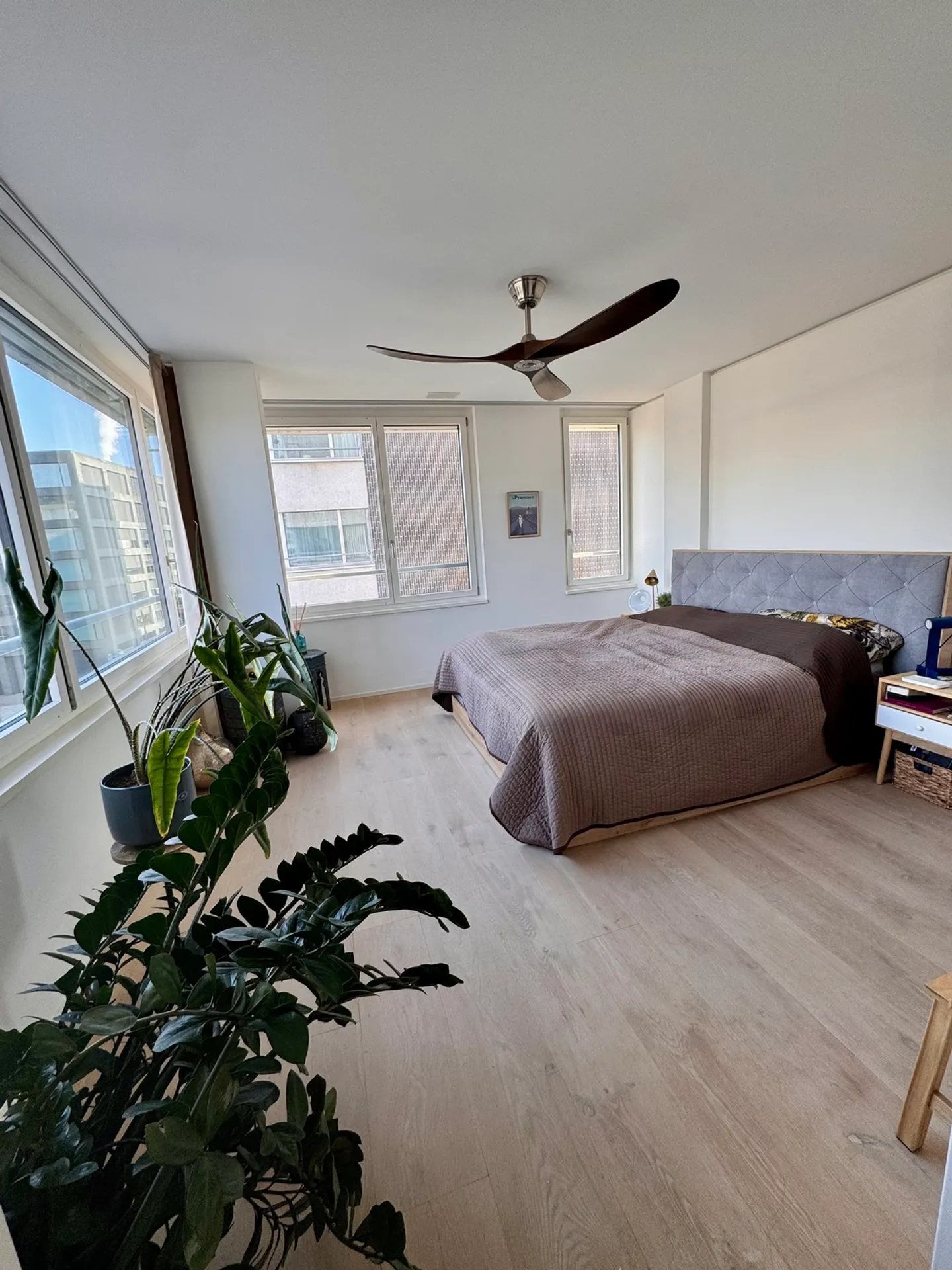 APPARTEMENT 4½ PIÈCES À ZURICH - QUARTIER INDUSTRIEL 5, MEUBLÉ, TEMPORAIRE - Photo 5 sur 9