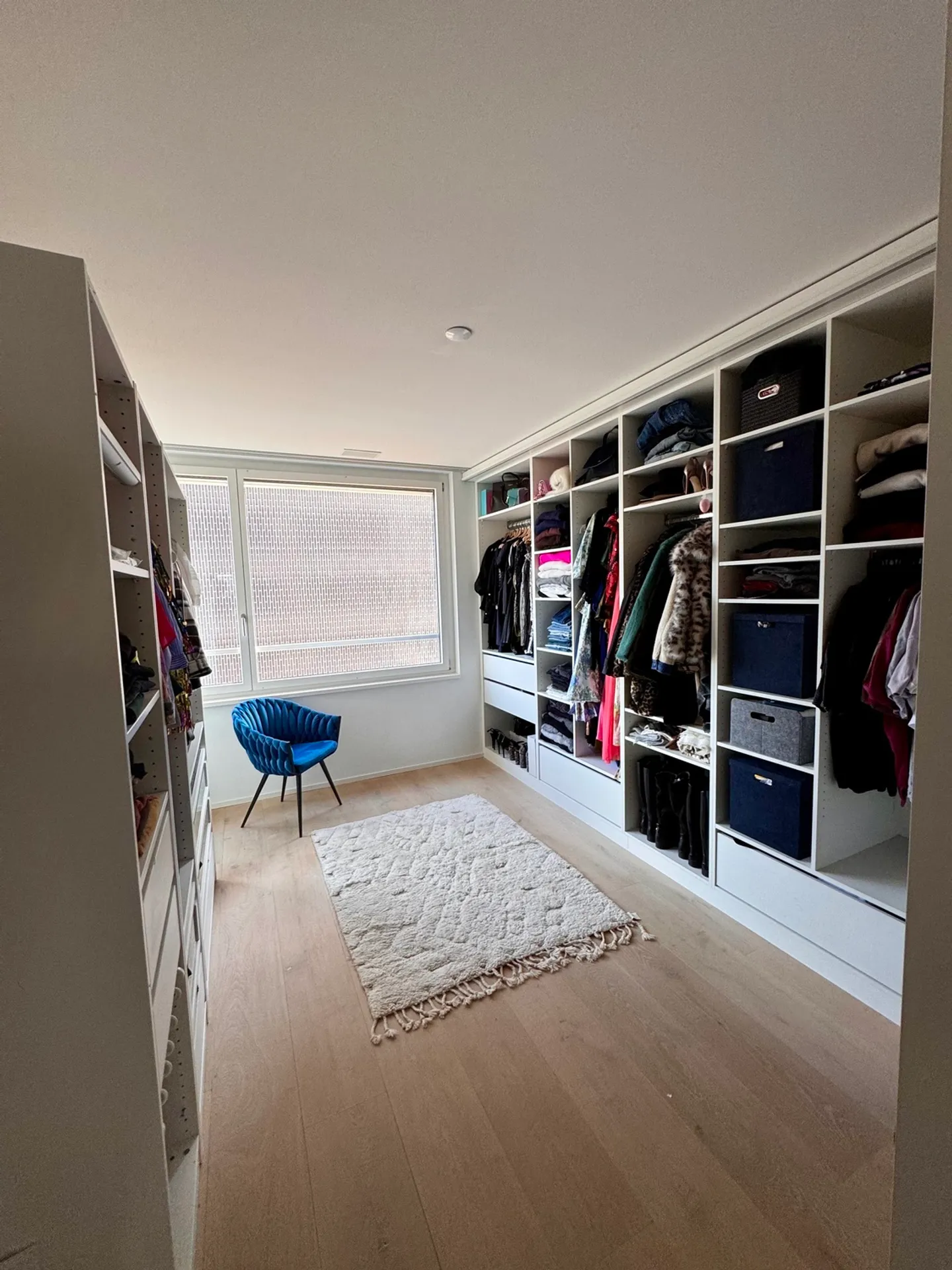 APPARTEMENT 4½ PIÈCES À ZURICH - QUARTIER INDUSTRIEL 5, MEUBLÉ, TEMPORAIRE - Photo 6 sur 9