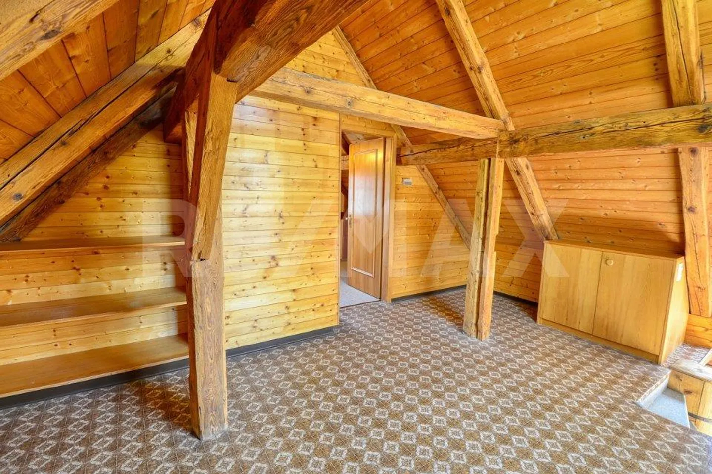 Riduzione di prezzo! Casa unifamiliare ristrutturata con carattere storico e comfort moderno - Foto 8 di 13