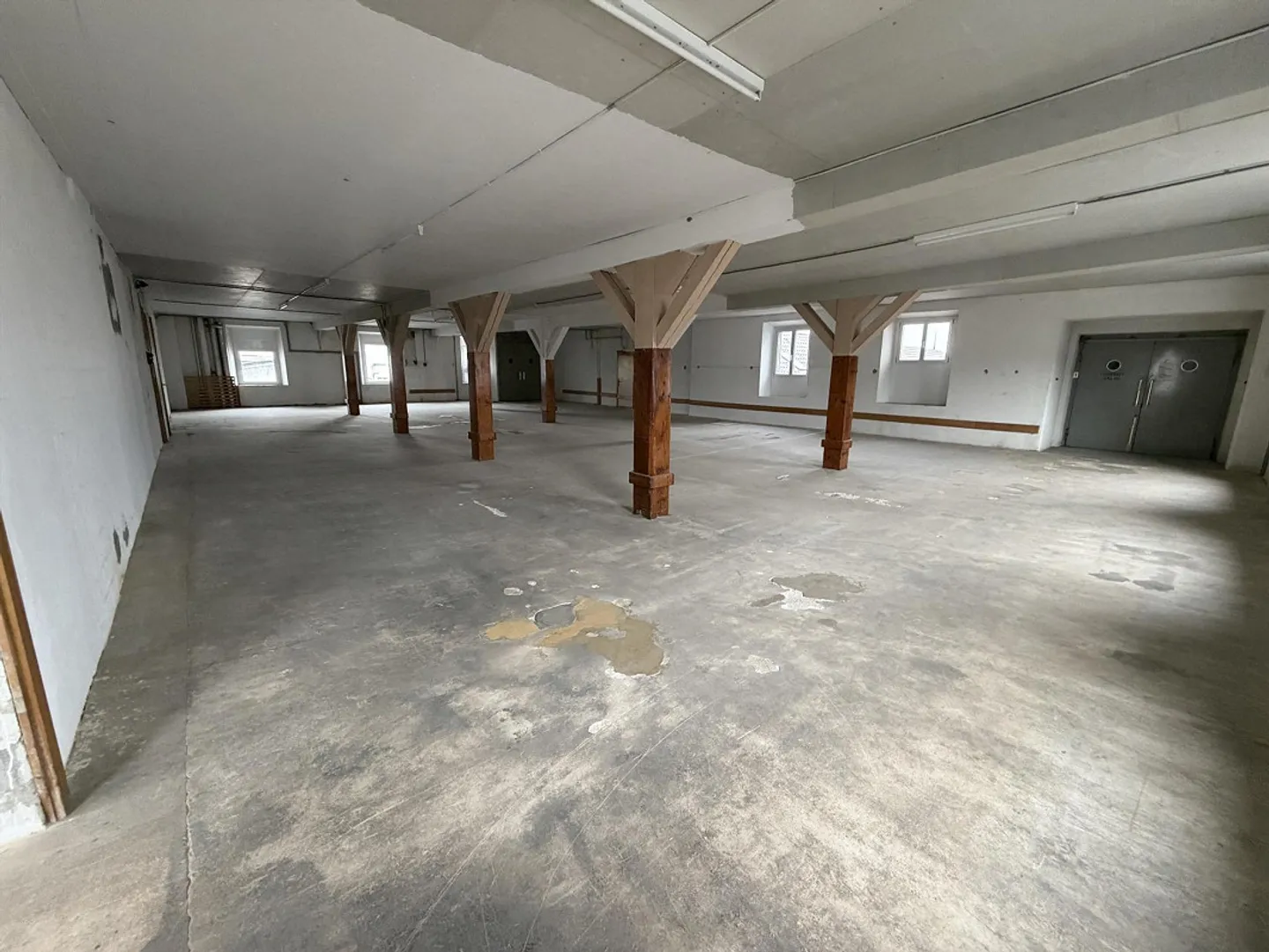 Geräumige Lagerfläche zu vermieten - Foto 2 von 9