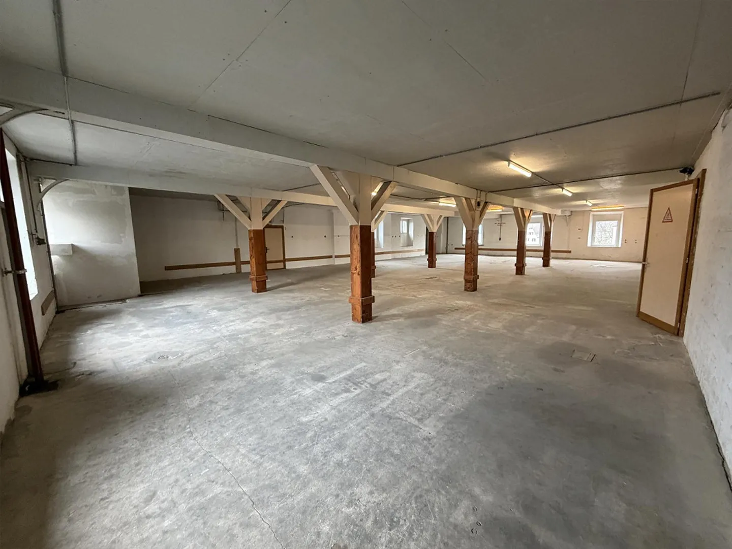 Geräumige Lagerfläche zu vermieten - Foto 6 von 9