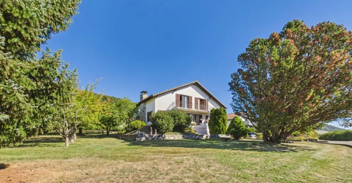 Large family home in the heart of nature, land 1,750 m² – Movelier - Photo 2 of 12