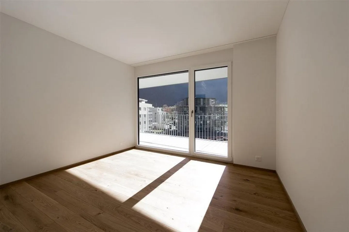 Appartement familial 4.5 pièces à Domat/Ems - Spacieux et moderne ! - Photo 3 sur 8