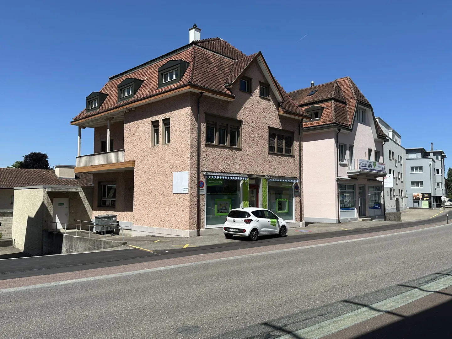 Commercial Building - Photo 2 of 14