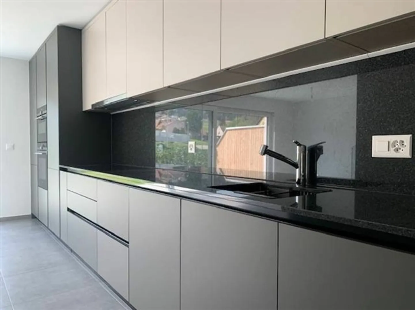 Modernes Familienreihenhaus in Vuisternens - Foto 4 von 13