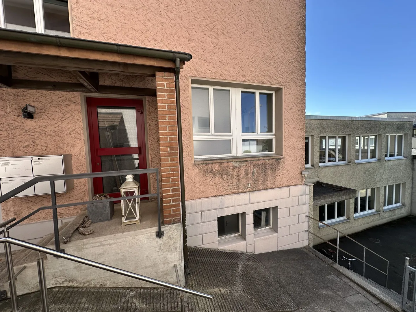 Commercial Building - Photo 4 of 14