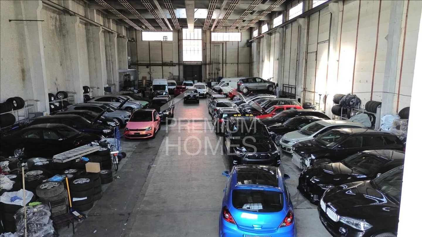 Business Power in Prime Location - Photo 2 of 6
