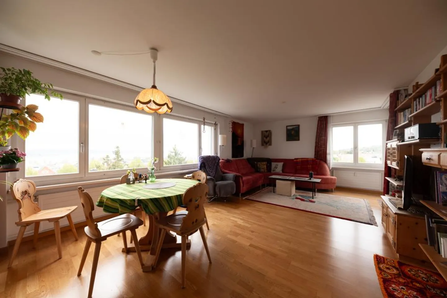 La tua nuova casa: Incantevole, adatta alle famiglie, con vista sul lago - Foto 2 di 9