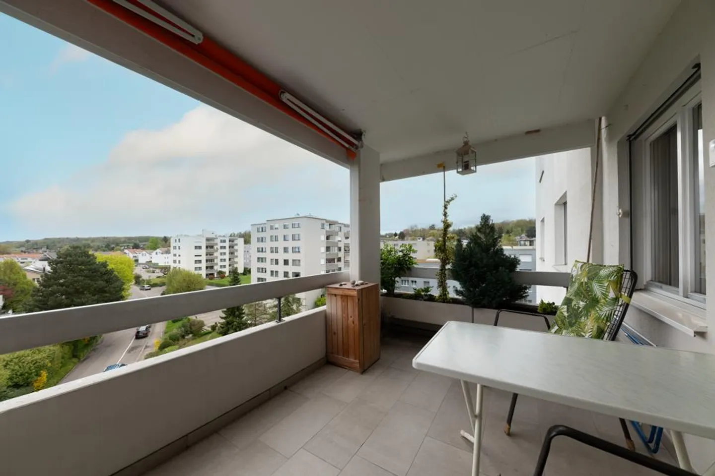 La tua nuova casa: Incantevole, adatta alle famiglie, con vista sul lago - Foto 3 di 9