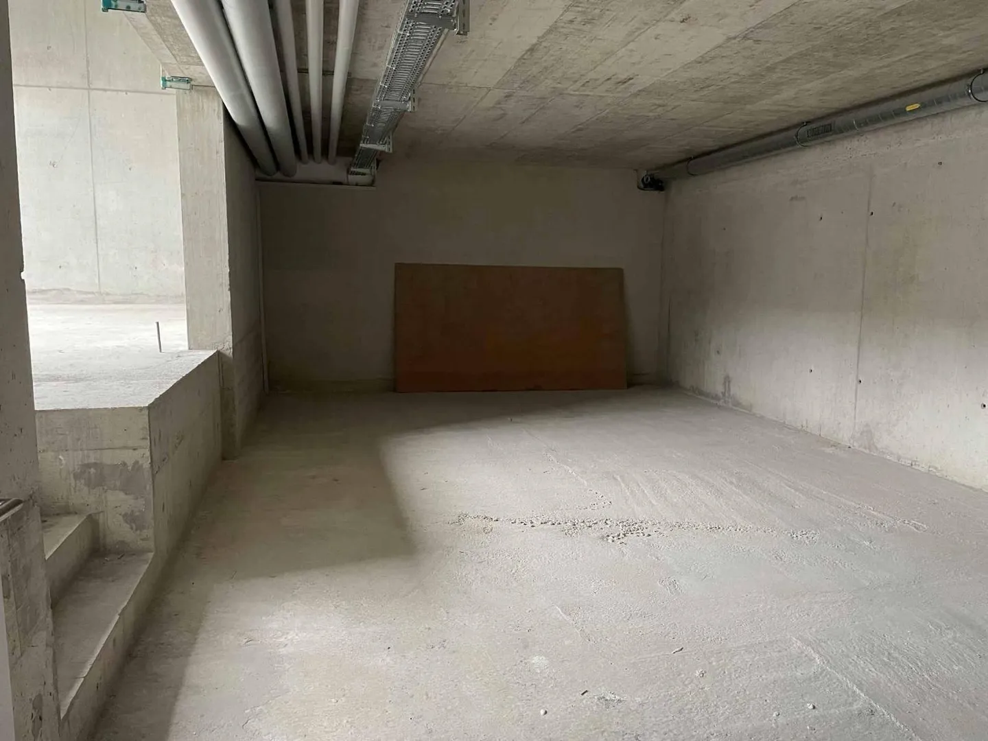 Spacious contemporary arcade of 132 m², suitable for various activities - Photo 4 of 6