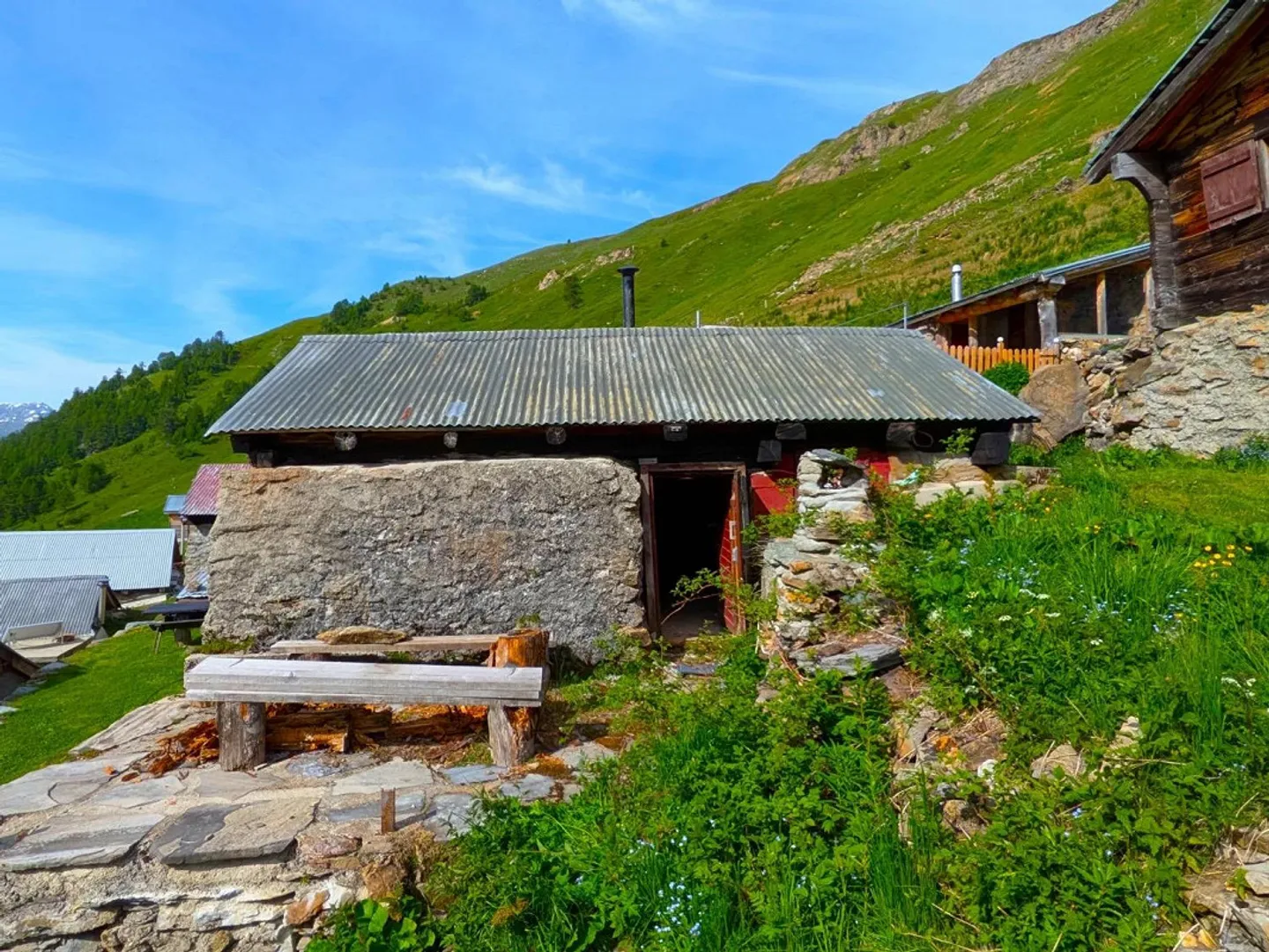 Alpine hut at about 2,000 m above sea level on the Bachalpe - Photo 9 of 14