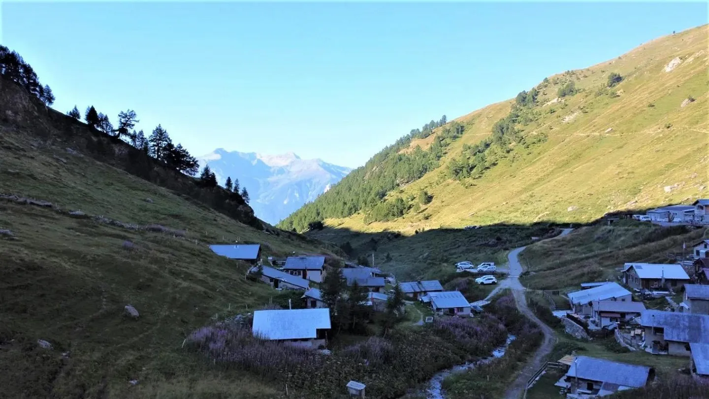 Alpine hut at about 2,000 m above sea level on the Bachalpe - Photo 12 of 14