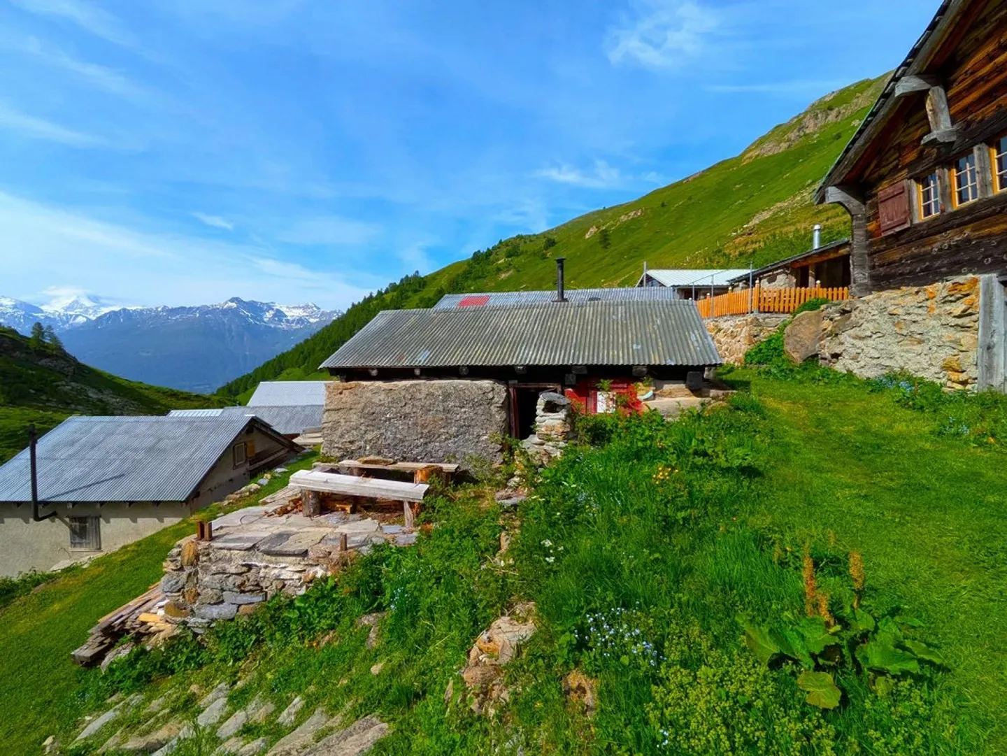 Alpine hut at about 2,000 m above sea level on the Bachalpe - Photo 1 of 14