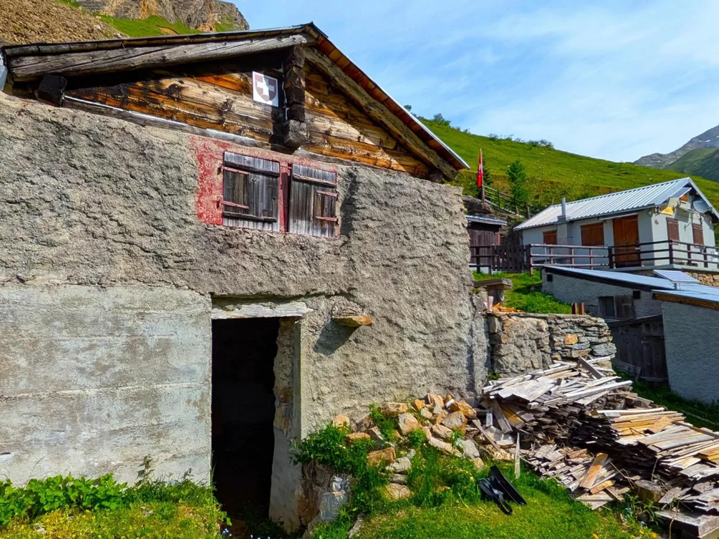 Alpine hut at about 2,000 m above sea level on the Bachalpe - Photo 2 of 14